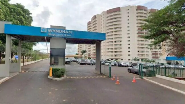 Imóvel fica no Hotel Flat Service do Condomínio Royal Thermas Resort em Olímpia