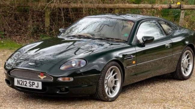 Com 23 mil km rodados, o Aston Martin DB7 está avaliado em cerca de R$ 204 mil
