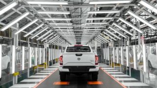 Nissan Frontier na fábrica de Córdoba, na Argentina