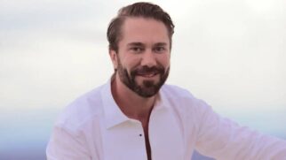De 2017 a 2020, o estilista participou do programa "Fábrica de Casamentos", do SBT com o Discovery Home & Health