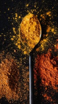 Conhecido como a especiaria mais cara do mundo, o açafrão é usado há séculos no Mediterrâneo não apenas como tempero, mas também como aliado em tratamentos medicinais.