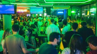 Karaokês são lugares perfeitos para se divertir