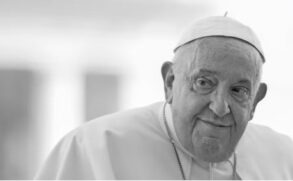Pontífice foi o primeiro sul-americano a ocupar o cargo mais importante da Igreja Católica, onde permaneceu por 12 anos