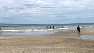 Praia do Centro, em Mongaguá, no litoral sul de São Paulo