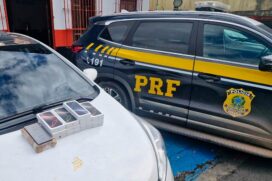 Agentes abordaram veículo suspeito e, durante a vistoria, localizaram aparelhos escondidos no interior do carro