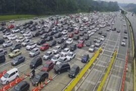 Motorista que retorna do Litoral e interior paulista para a Capital encontra muita dificuldade na tarde desta segunda-feira (21/4). 