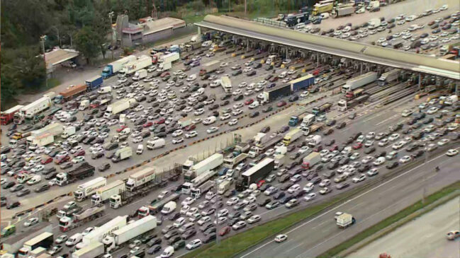 Manhã e tarde são os piores horários para pegar estrada no feriado do Dia do Trabalhador