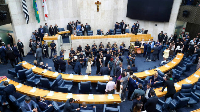 Também devem ser votados projetos de autoria dos vereadores
