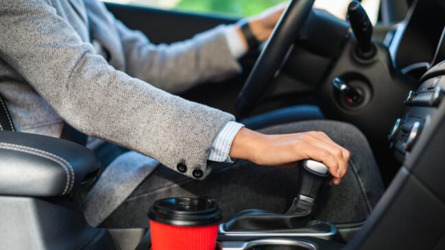 Um carro com câmbio automático deixou de ser luxo e se tornou mais que um conforto Foto: Freepik