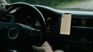 Dependendo do uso, o motorista pode cometer infração média ou gravíssima.