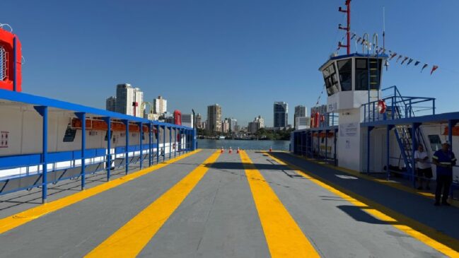 FB-18, com capacidade para 32 veículos e 244 pedestres, será destinada à rota entre Santos e Guarujá