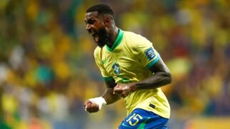 Gerson sofreu uma inflamação no joelho esquerdo em jogo contra Palmeiras