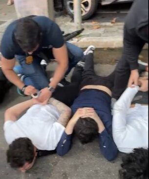 Suspeitos de roubo são presos em Moema, na zona sul de São Paulo, neste sábado