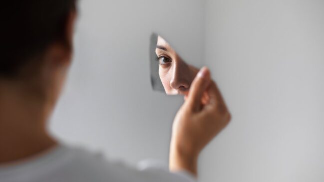 Traumas de infância moldam relacionamento na vida adulta