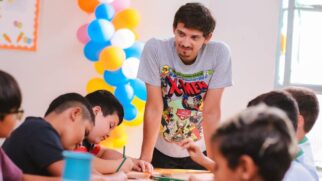 Projeto estimula a leitura como um meio de enriquecimento pessoal e cultural, incentivando o hábito e o prazer pela leitura