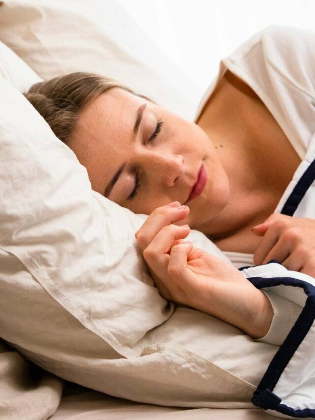 Veja em qual posição você deve ficar para dormir melhor