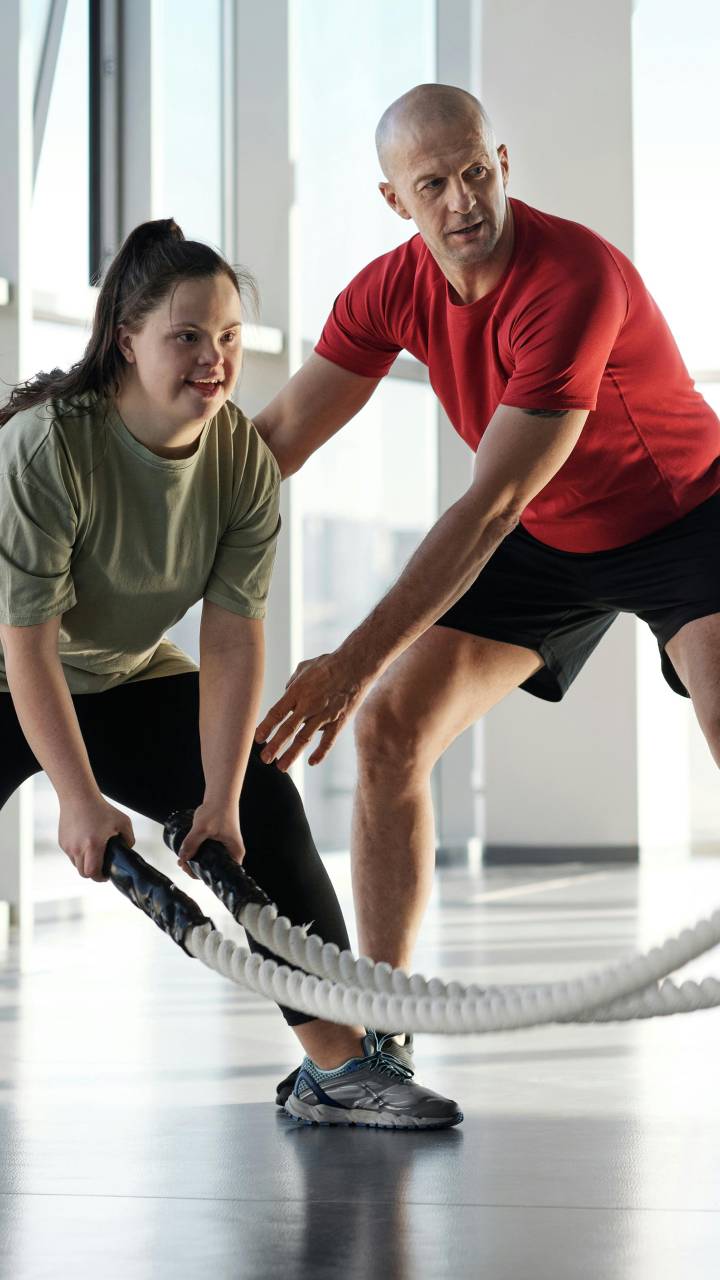 Especialistas são unânimes: não existe um exercício milagroso que funcione para todo mundo; para eles, emagrecer depende de vários fatores juntos, como alimentação, atividade física e até respiração.