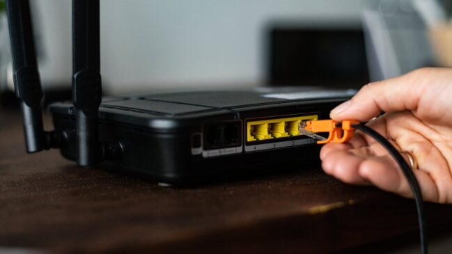 Paredes, eletrodomésticos e até espelhos podem atrapalhar seu Wi-Fi