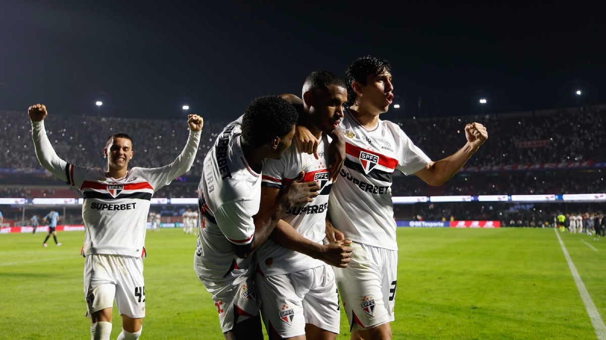 São Paulo e Náutico se enfrentam, nesta terça-feira, na Copa do Brasil