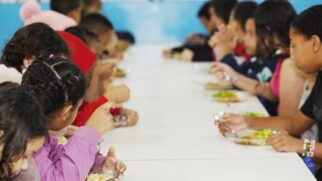 Durante o recesso escolar, nos dias de semana, o almoço será servido entre as 11h e 13h30