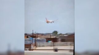 Boeing 787-8 Dreamliner perdeu a comunicação com a torre logo após a decolagem