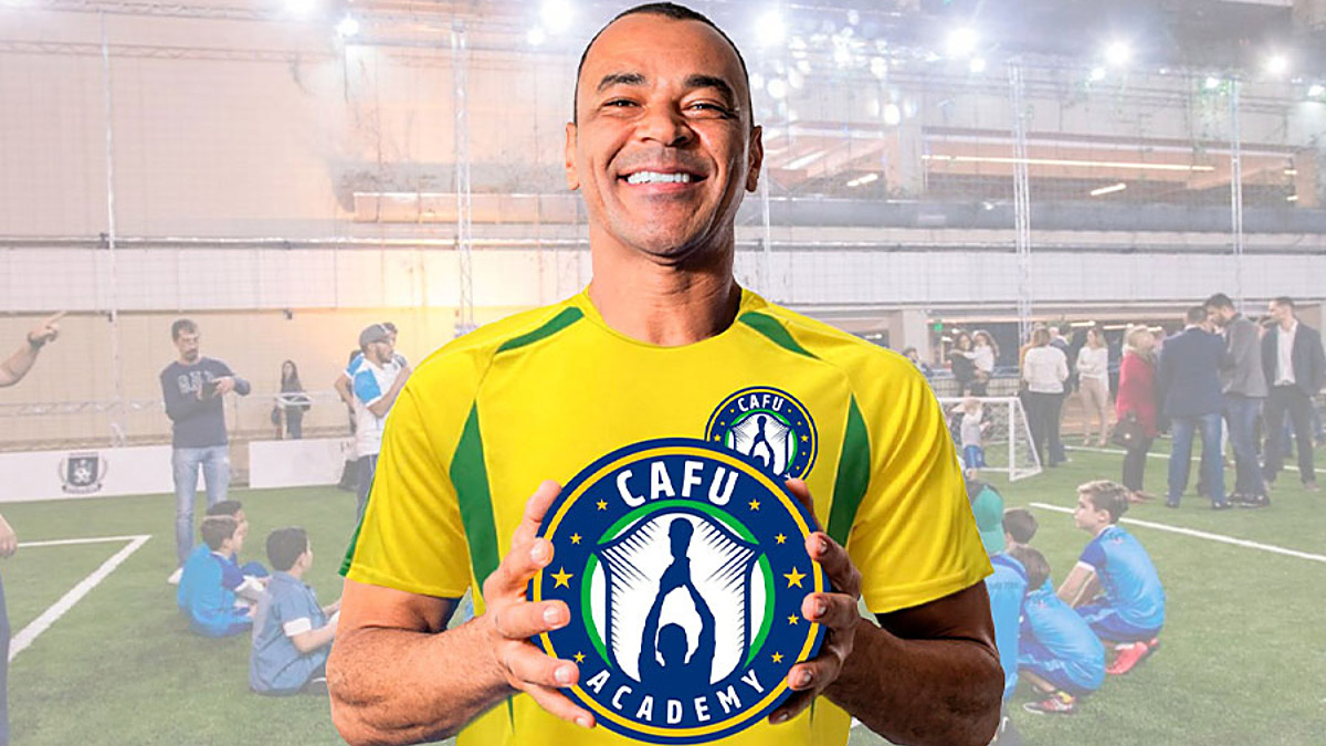 Cafu é ex-jogador e capitão do pentacampeonato mundial