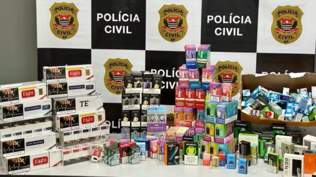 Produtos ilegais encontrados em tabacaria no interior de São Paulo