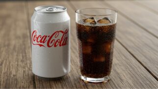 A atual Coca-Cola Plus representa um retorno reformulado, com uma nova embalagem de destaque.