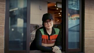 'Corno Drive-Thru' é limitada a um resgate por CPF e a um cliente beneficiado por carro