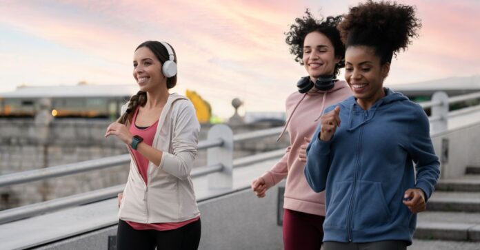 O hábito de caminhar durante 30 minutos todos os dias traz benefícios para a sua saúde