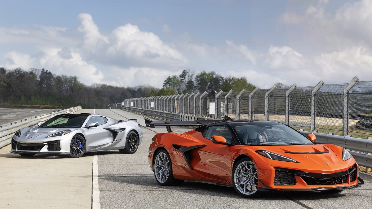 superesportivo tem 1.064 cavalos de potência a 7 mil rotações por minuto e 84,4 kgfm de torque a 6 mil giros