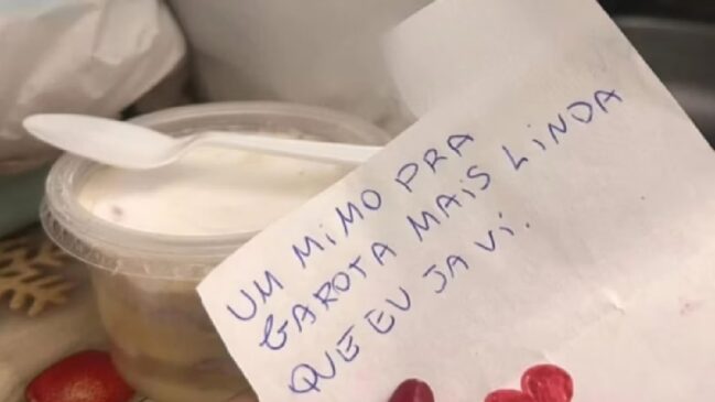 Bolo de pote chegou com bilhete de admirador secreto