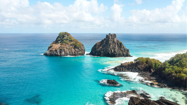 Atualmente, o acesso ao Parque Nacional Marinho de Fernando de Noronha é limitado a cerca de 11 mil visitantes por mês