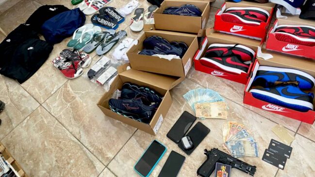 Segundo a polícia, cinco criminosos foram detidos e encaminhados ao 4º Distrito Policial de Osasco, onde a ocorrência está sendo registrada