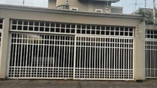 Entre os destaques do leilão do dia 1&ordm; de julho está uma casa na Vila Constança, em São Paulo