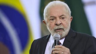 O então presidente Luiz Inácio Lula da Silva defende a urgência da regulamentação, seja pelo Congresso Nacional ou pelo Supremo Tribunal Federal (STF). Foto: Marcelo Camargo/Agência Brasil