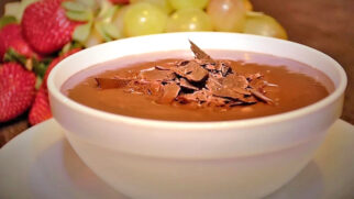 Com o frio que faz em São Paulo, o clima vai estar bom para comemorar com uma sopa