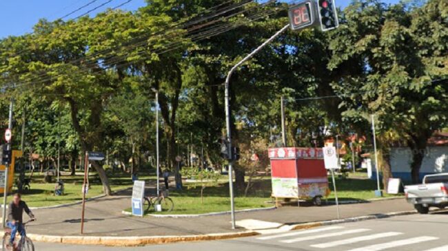 Praça 13 de Maio, na região central de Ubatuba