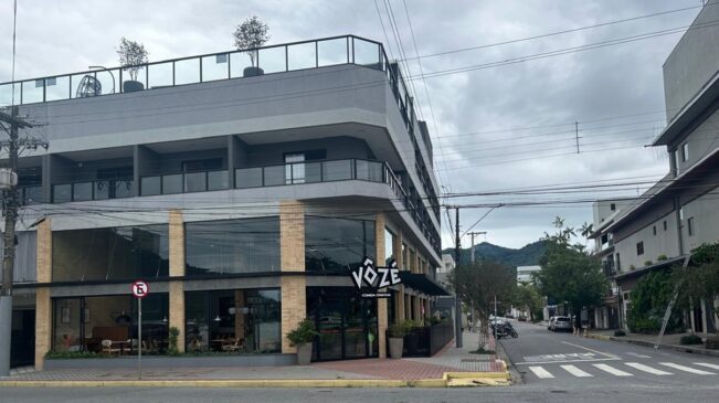 Restaurante Vô Zé fica na orla de Itaguá, em Ubatuba, no litoral norte de São Paulo