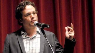 Na ocasião, a publicação afirmava que Wagner Moura era "comprado" pela Lei Rouanet