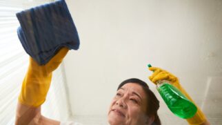 Estudo revela que cozinha e objetos pessoais acumulam mais bactérias que o banheiro