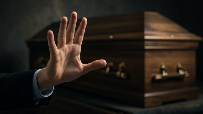 Na época, a cidade registrava cerca de 20 mortos ao mês, que não podiam ser enterrados