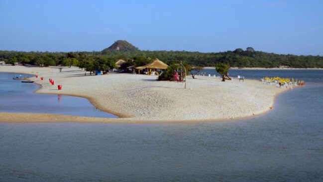 Paraíso na Amazônia que pode ser visitado no verão mas é surpreendente no inverno