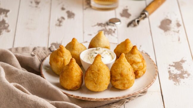 Cidade do interior de São Paulo inova em sabores diferentes de coxinha e ganha reconhecimento federal