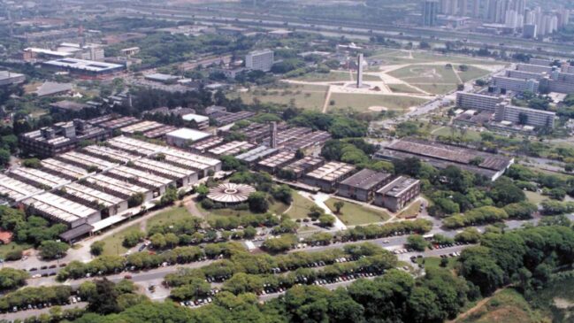 Com impressionantes 3,6 milhões de metros quadrados, o campus da USP no Butantã funciona como uma verdadeira cidade independente, com infraestrutura e serviços próprios.