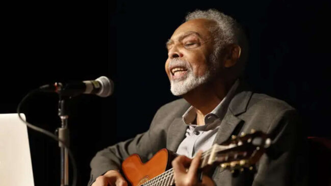 Gilberto Gil foi integrante de uma das bandas cujo disco está entre os melhores