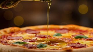 o azeite de oliva extravirgem, além de realçar o sabor, é rico em antioxidantes que protegem o cérebro e podem melhorar a memória