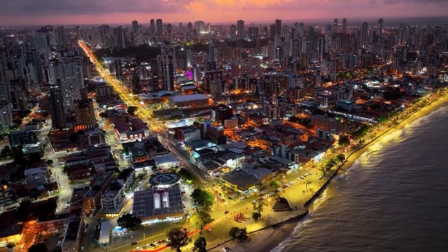 Cidade é procurada por jovens buscando oportunidade e idosos procurando paz na aposentadoria