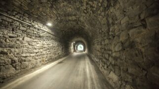 Túnel que parecia estranho revelou grande segredo a morador da casa