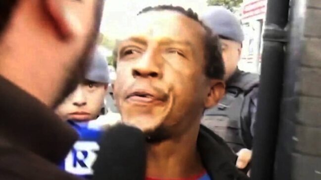 Agressão foi cometida pelo suspeito na tarde desta quinta-feira (24/7) durante sua chegada na delegacia